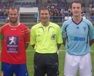 Xavier Rodríguez antes de comezar un partido correspondente á terceira división