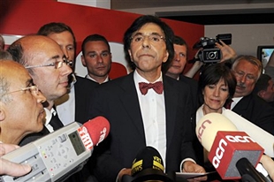 Elio Di Rupo, líder dos socialistas valóns e posíbel futuro primeiro ministro belga